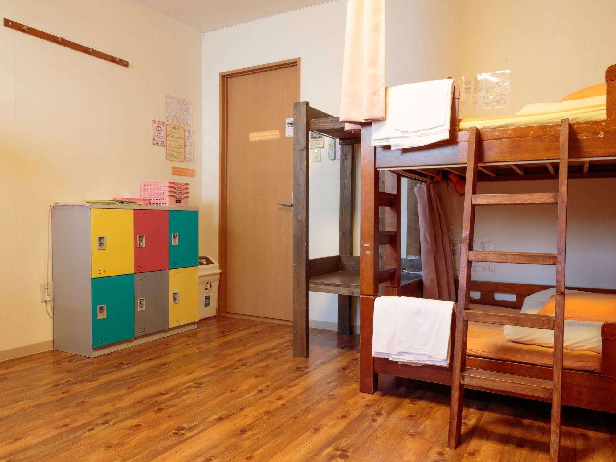 J-Hoppers Osaka Guesthouse Exterior photo
