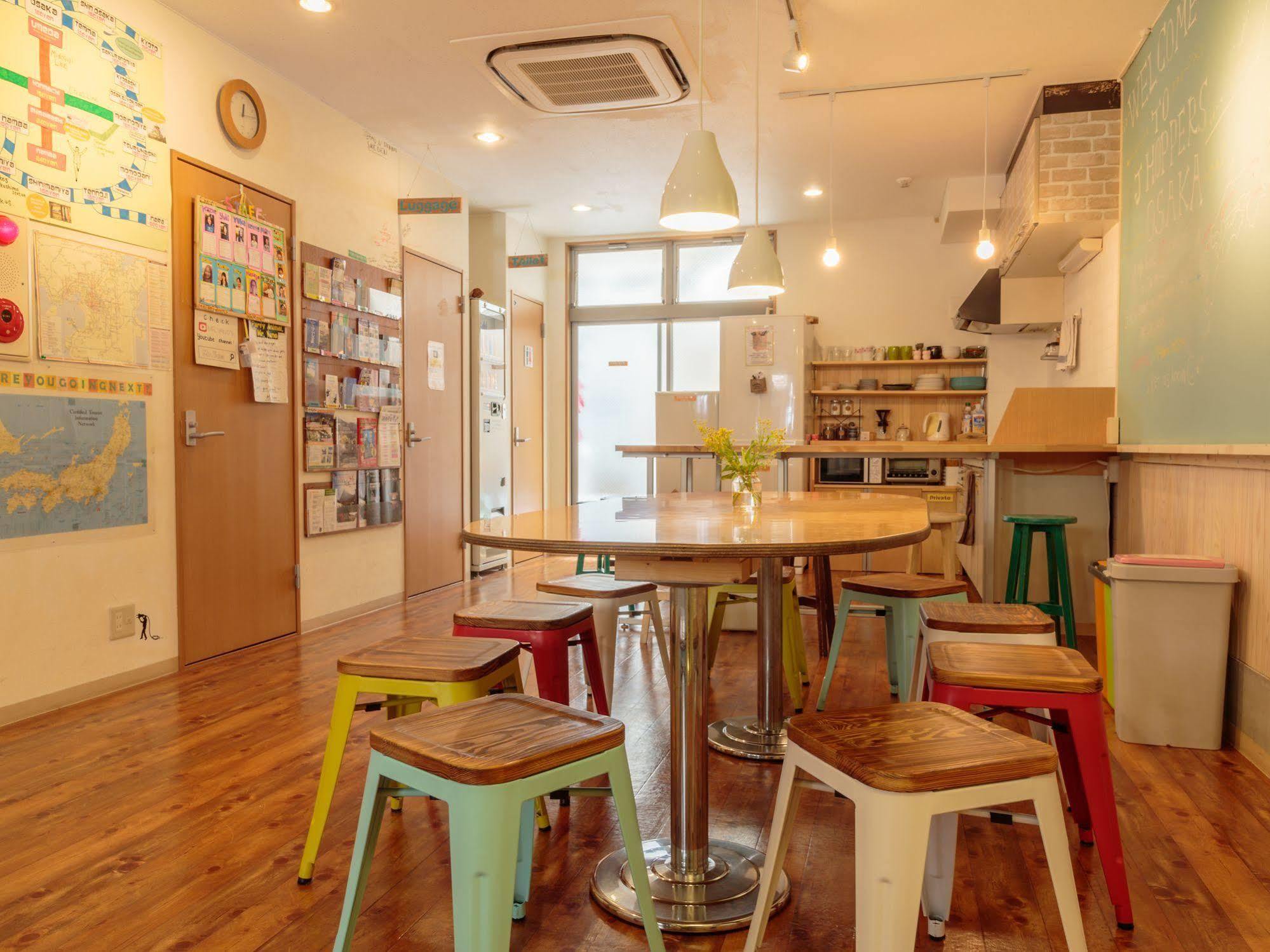 J-Hoppers Osaka Guesthouse Exterior photo